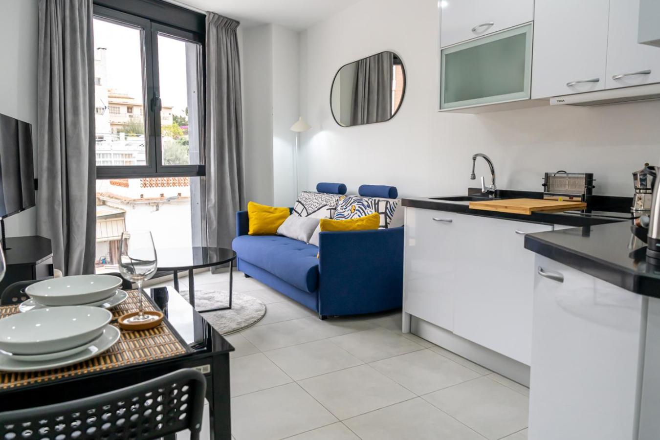 Modern Wave Escape Apartment With Private Parking And Rooftop Pool By Namaste Elite 托雷莫利诺斯 外观 照片