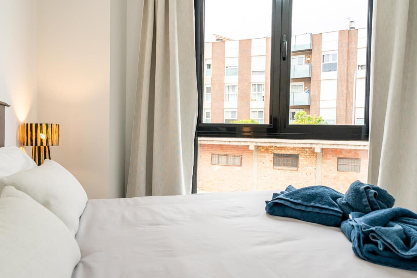 Modern Wave Escape Apartment With Private Parking And Rooftop Pool By Namaste Elite 托雷莫利诺斯 外观 照片