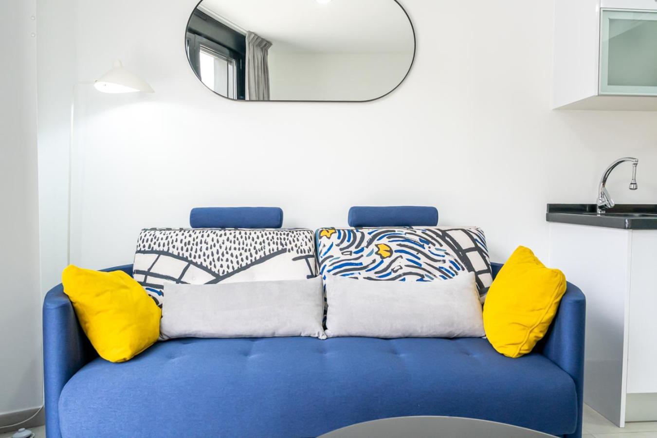 Modern Wave Escape Apartment With Private Parking And Rooftop Pool By Namaste Elite 托雷莫利诺斯 外观 照片