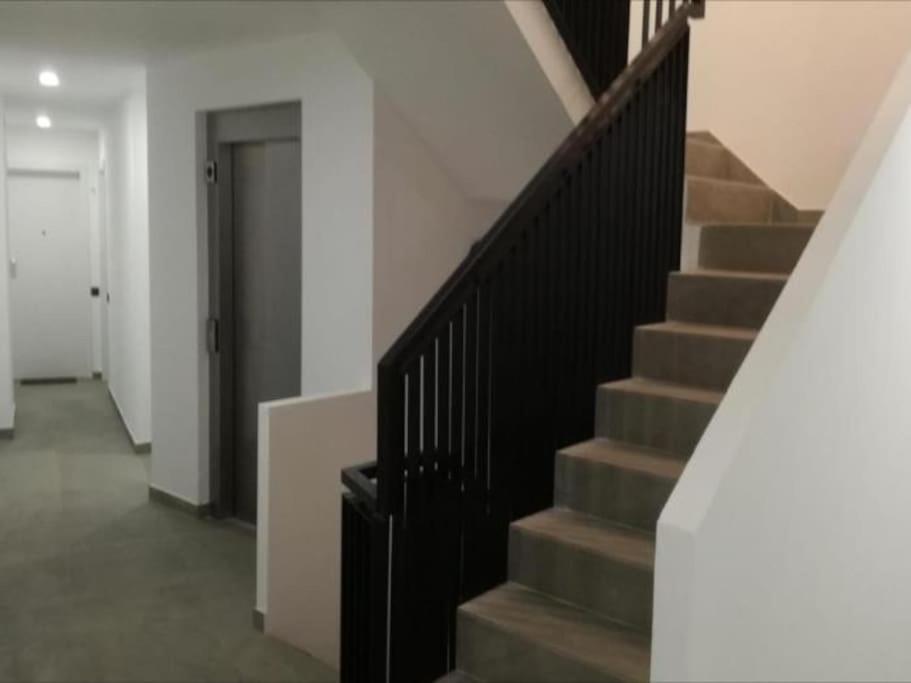 Modern Wave Escape Apartment With Private Parking And Rooftop Pool By Namaste Elite 托雷莫利诺斯 外观 照片